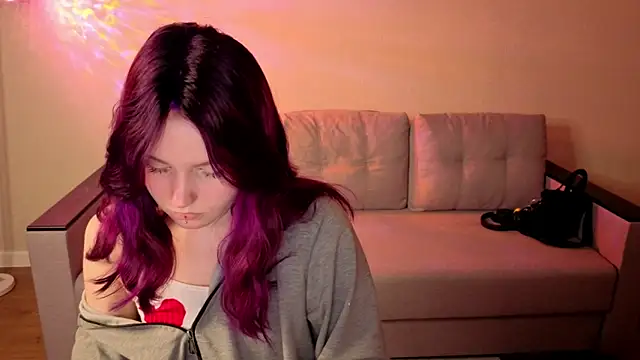 Julia Anis online show from March 26, 1:01 am