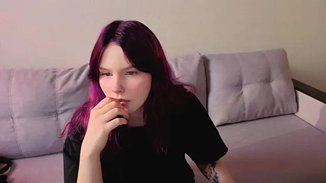 Julia Anis online show from March 29, 1:05 am