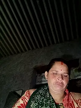 Snapshot of Lucky_couple-1 chatting on February 9, 12:47 am Lucky couple-1 online show from February 9, 12:47 am