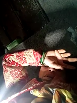 Snapshot of Lucky_couple-1 chatting on February 18, 5:31 pm Lucky couple-1 online show from February 18, 5:31 pm