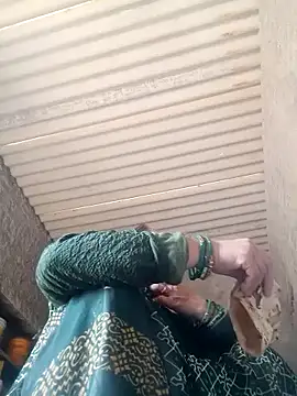 Snapshot of Lucky_couple-1 chatting on March 8, 4:38 am Lucky couple-1 online show from March 8, 4:38 am