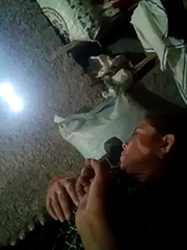 Snapshot of Lucky_couple-1 chatting on March 10, 7:13 am Lucky couple-1 online show from March 10, 7:13 am