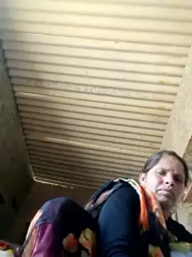 Snapshot of Lucky_couple-1 chatting on April 14, 5:02 am Lucky couple-1 online show from April 14, 5:02 am