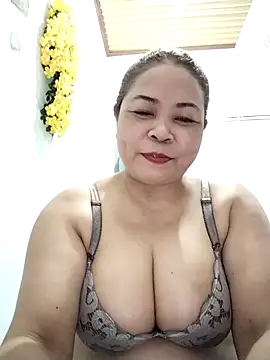 Snapshot of Baby-bigtits2026 chatting on April 21, 10:21 am Baby-bigtits2026 online show from April 21, 10:21 am