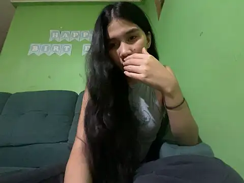 Snapshot of Sweetiebabe25 chatting on February 13, 4:03 pm Sweetiebabe25 online show from February 13, 4:03 pm