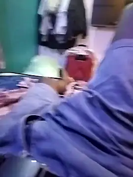 Snapshot of tamilpaiyan989 chatting on April 5, 4:04 pm tamilpaiyan989 online show from April 5, 4:04 pm