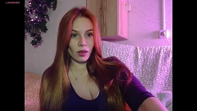 Snapshot of kelly_love_222 chatting on April 19, 5:01 pm kelly love 222 online show from April 19, 5:01 pm