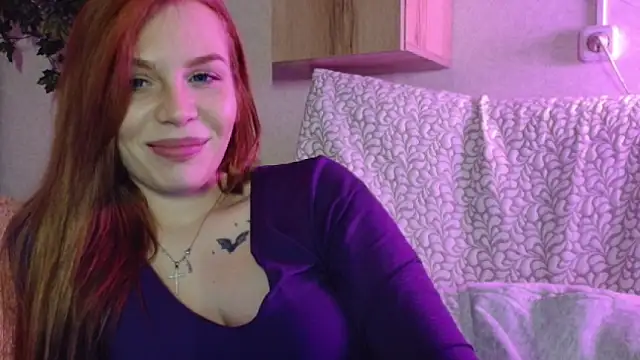 Snapshot of kelly_love_222 chatting on April 19, 6:10 pm kelly love 222 online show from April 19, 6:10 pm