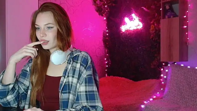 Snapshot of kelly_love_222 chatting on April 25, 11:35 pm kelly love 222 online show from April 25, 11:35 pm