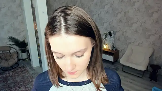 LianneBynon online show from February 23, 8:44 am