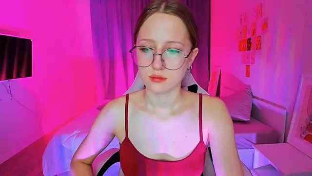 Vega Taylor online show from March 5, 3:57 am