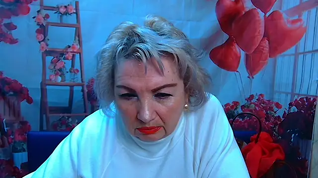 Snapshot of RenataDaster chatting on April 21, 5:14 am RenataDaster online show from April 21, 5:14 am