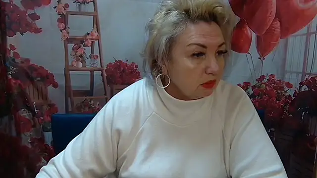 Snapshot of RenataDaster chatting on April 27, 4:54 am RenataDaster online show from April 27, 4:54 am