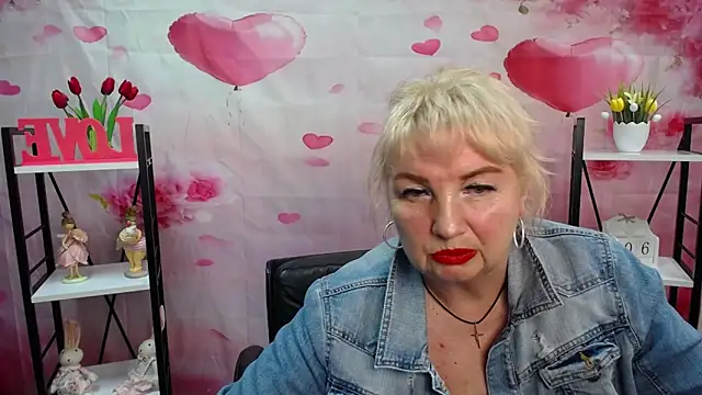 Snapshot of RenataDaster chatting on May 6, 4:56 pm RenataDaster online show from May 6, 4:56 pm