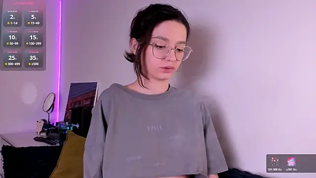 Snapshot of miabellee_ chatting on February 8, 2:59 am miabellee online show from February 8, 2:59 am