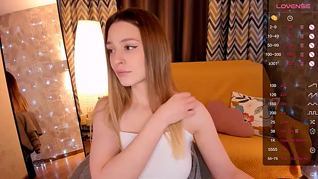 Snapshot of cherrykississ chatting on February 21, 8:37 am cherrykississ online show from February 21, 8:37 am