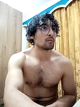 Snapshot of Apolo_Men chatting on February 1, 6:23 am Apolo Men online show from February 1, 6:23 am