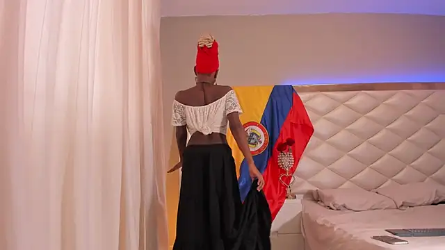 EvelynDivine online show from February 7, 1:04 pm