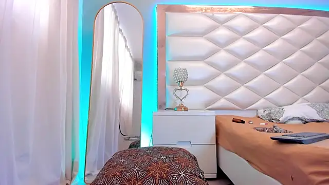 EvelynDivine online show from February 25, 1:21 pm