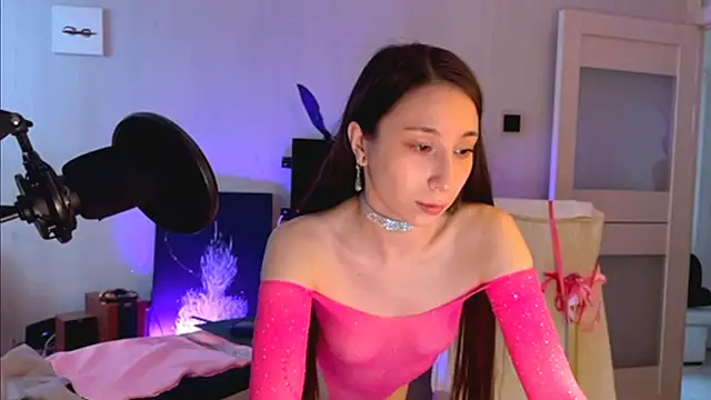 Snapshot of karinasun chatting on February 12, 7:03 am karinasun online show from February 12, 7:03 am