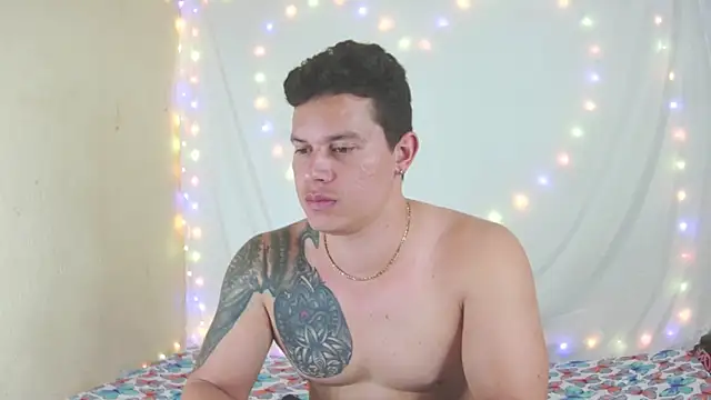 Snapshot of Eternalfuego chatting on February 14, 5:48 am Eternalfuego online show from February 14, 5:48 am