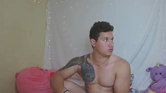 Snapshot of Eternalfuego chatting on February 16, 4:52 am Eternalfuego online show from February 16, 4:52 am