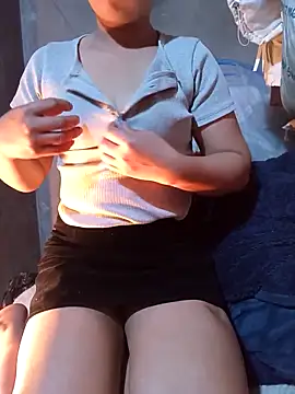 Snapshot of Slutty_18 chatting on February 9, 7:34 am Slutty 18 online show from February 9, 7:34 am