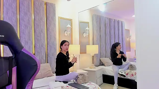 Snapshot of KeniaVelvet_ chatting on February 5, 1:49 pm KeniaVelvet online show from February 5, 1:49 pm