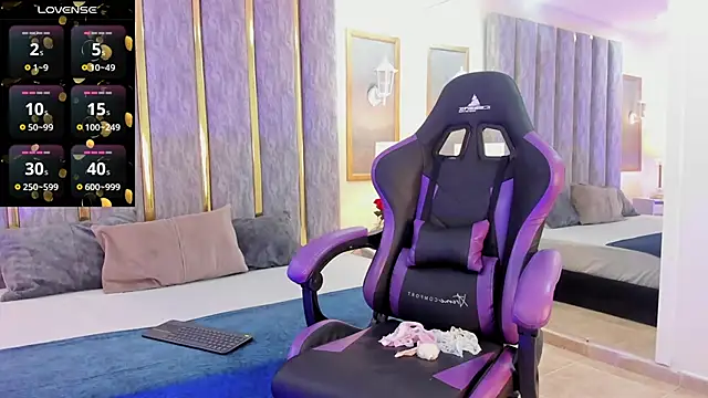 Snapshot of KeniaVelvet_ chatting on February 12, 4:02 pm KeniaVelvet online show from February 12, 4:02 pm