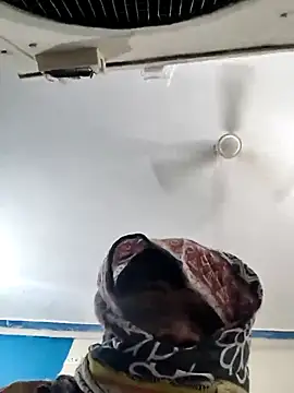 Snapshot of Johnny_dickshower chatting on May 28, 7:00 pm Johnny dickshower online show from May 28, 7:00 pm