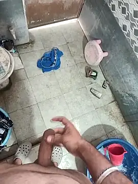 Snapshot of Universal221 chatting on April 10, 5:56 am Universal221 online show from April 10, 5:56 am