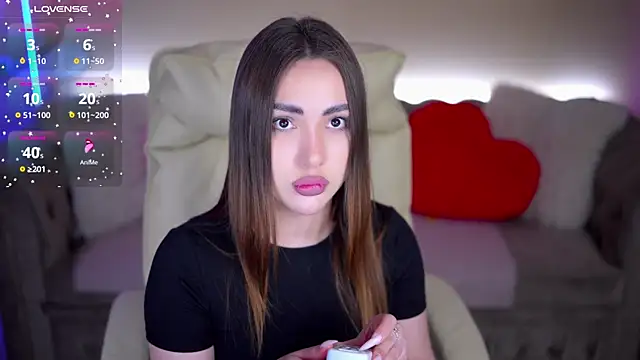 OliviaMoore  online show from February 25, 1:54 pm