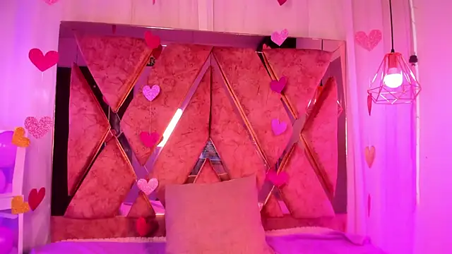 Snapshot of shantal_cooper_ chatting on February 18, 7:10 pm shantal cooper online show from February 18, 7:10 pm