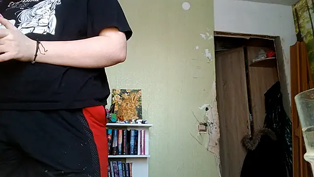 VannessaDillenbeck online show from February 18, 7:15 am