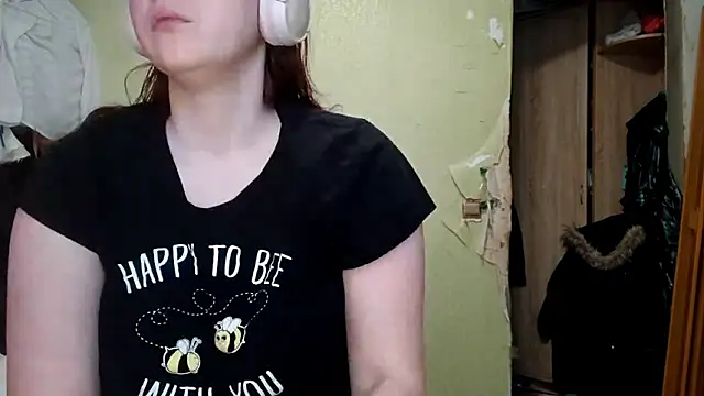 VannessaDillenbeck online show from February 24, 6:11 am