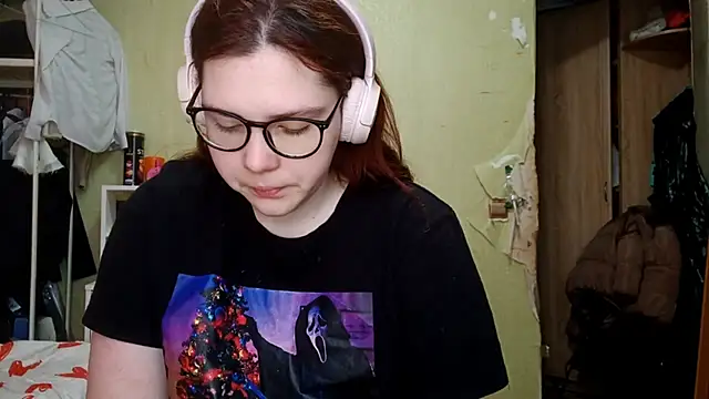 VannessaDillenbeck online show from February 28, 6:14 am