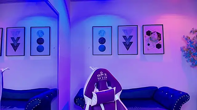 Maddie T18 online show from March 30, 11:44 am