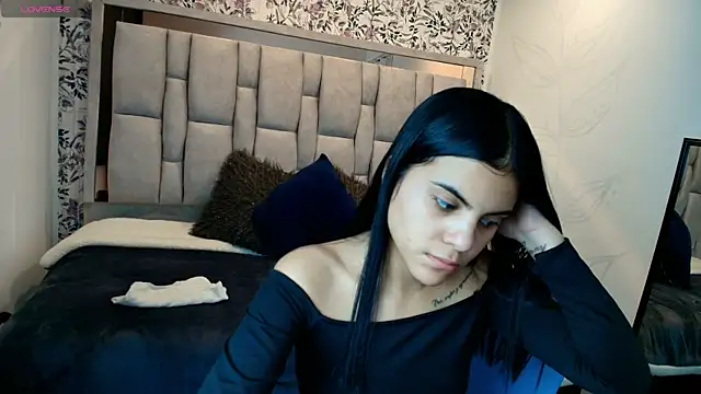 Snapshot of Emily__Cute__ chatting on February 27, 9:04 pm Emily Cute online show from February 27, 9:04 pm