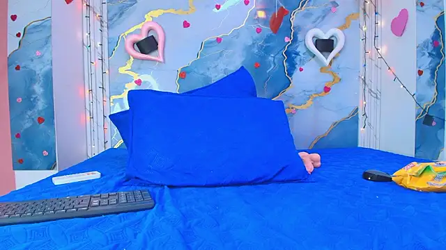 Snapshot of crystal_love08 chatting on February 25, 7:12 pm crystal love08 online show from February 25, 7:12 pm