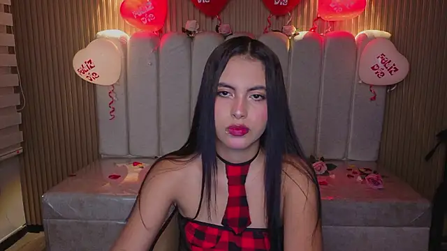 Perla lovely  online show from February 14, 12:46 pm