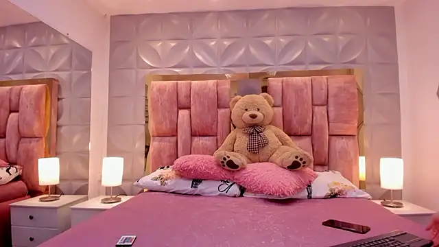 Paris Velvet online show from March 26, 10:48 pm