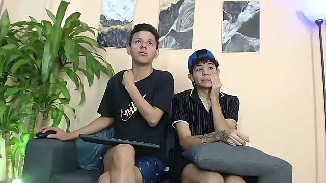 Snapshot of DesiresOfOlympus_ chatting on March 1, 1:24 pm DesiresOfOlympus online show from March 1, 1:24 pm