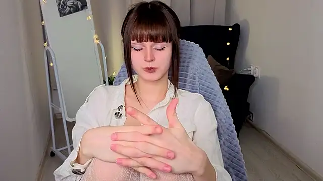 Snapshot of michelewild chatting on March 3, 2:12 pm michelewild online show from March 3, 2:12 pm