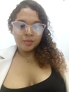 Snapshot of AdinaSkaly chatting on February 4, 7:42 pm AdinaSkaly online show from February 4, 7:42 pm