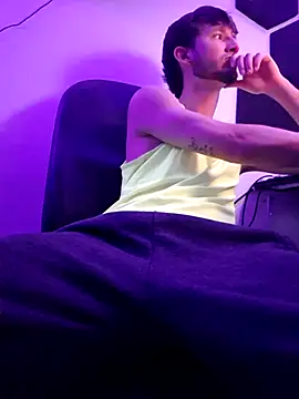 Snapshot of Michaevin22 chatting on June 9, 2:23 am Michaevin22 online show from June 9, 2:23 am