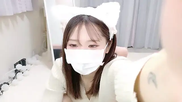  MIYUnya online show from February 13, 10:22 am