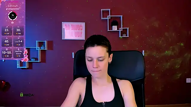 Snapshot of emi_fade chatting on February 21, 3:02 pm emi fade online show from February 21, 3:02 pm