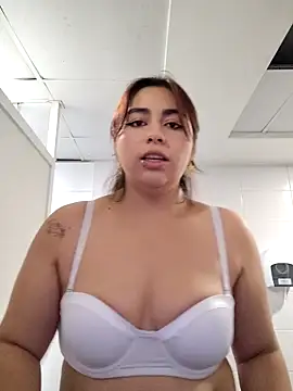 Snapshot of gissgirlll chatting on February 12, 6:08 am gissgirlll online show from February 12, 6:08 am