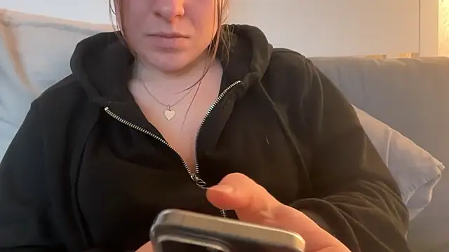 Snapshot of Lucyschickt chatting on February 16, 4:03 pm Lucyschickt online show from February 16, 4:03 pm