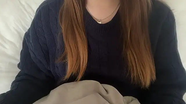 Snapshot of Lucyschickt chatting on May 6, 7:13 am Lucyschickt online show from May 6, 7:13 am